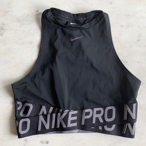Nike Pro Intertwist crop top